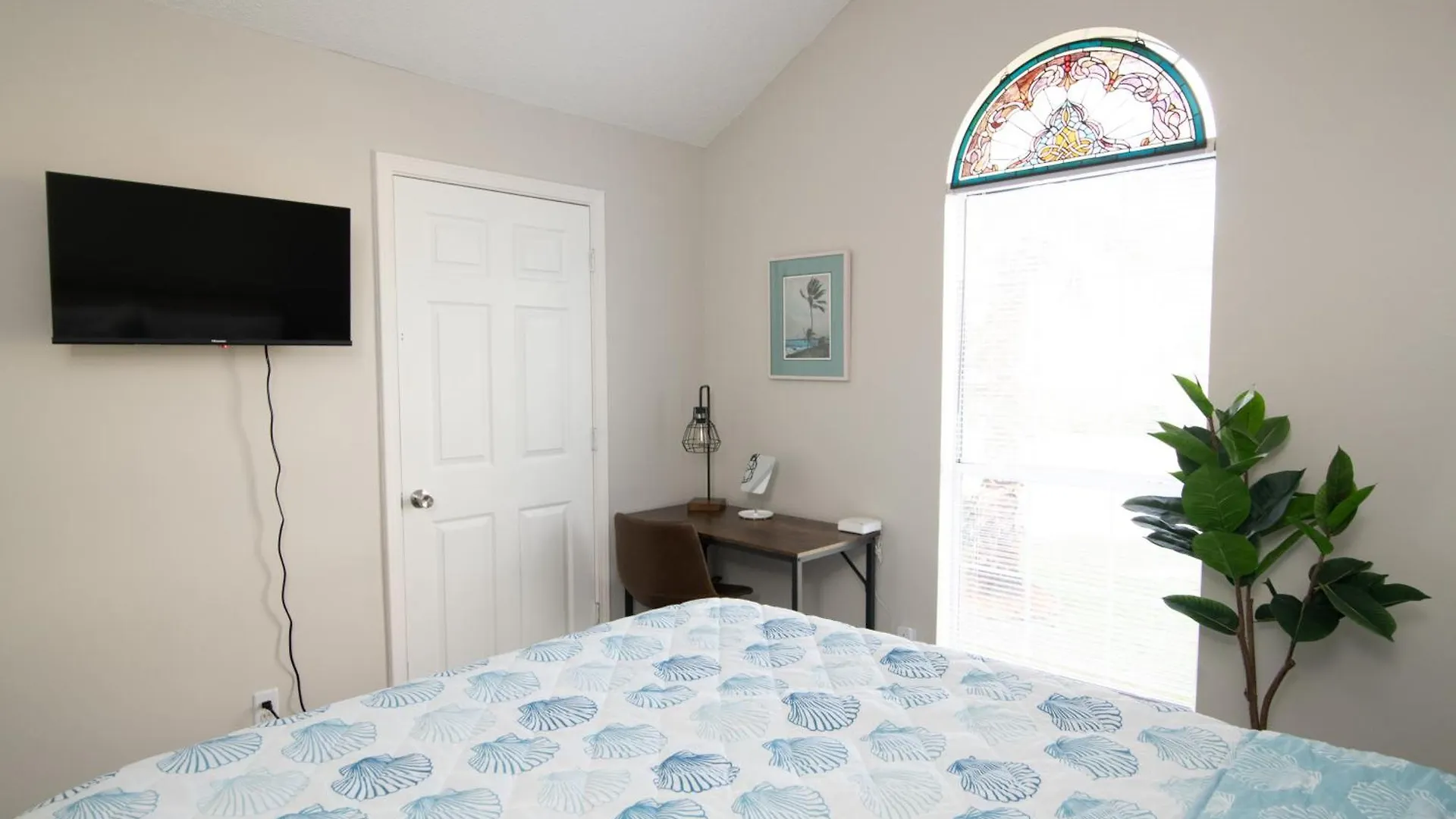 Savannah Lakefront Retreat Near Tybee Beach With King Bed And Free Parking