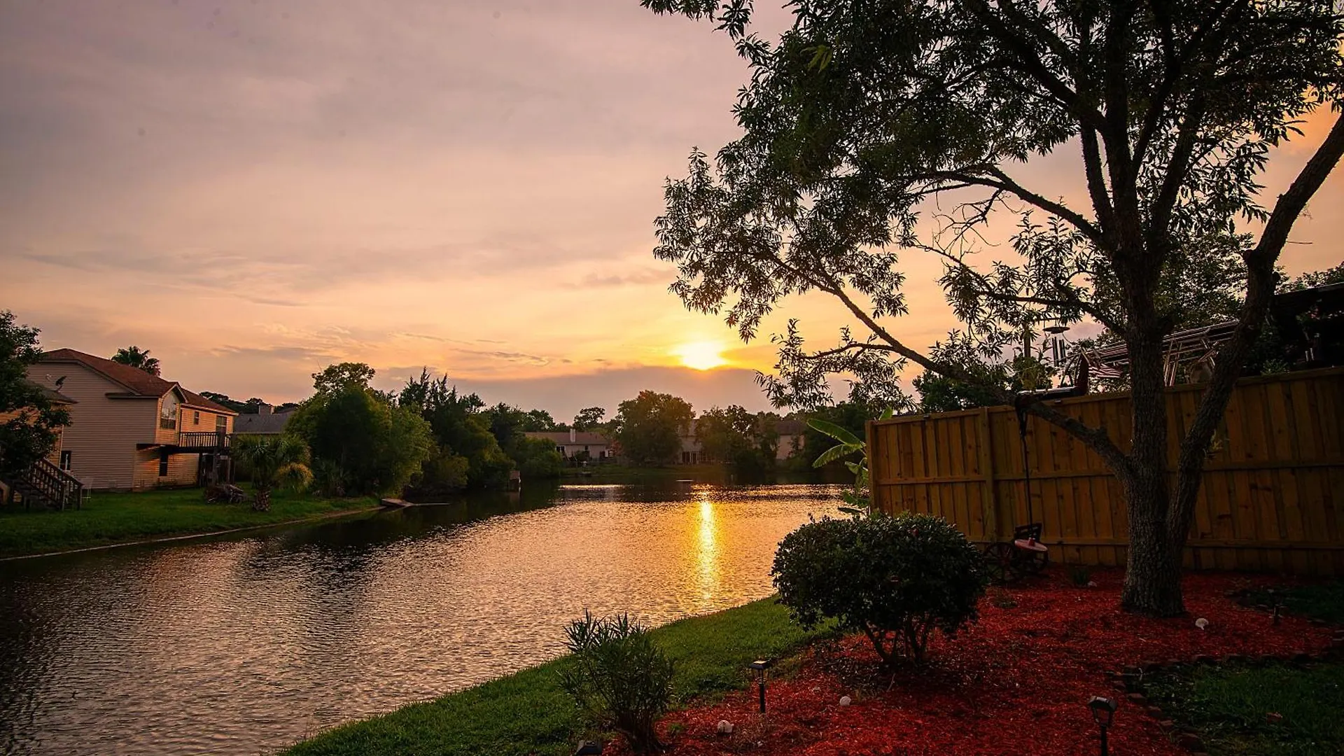 Holiday home Savannah Lakefront Retreat Near Tybee Beach With King Bed And Free Parking