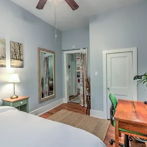 Urban Zen Great Location Apartment Memphis